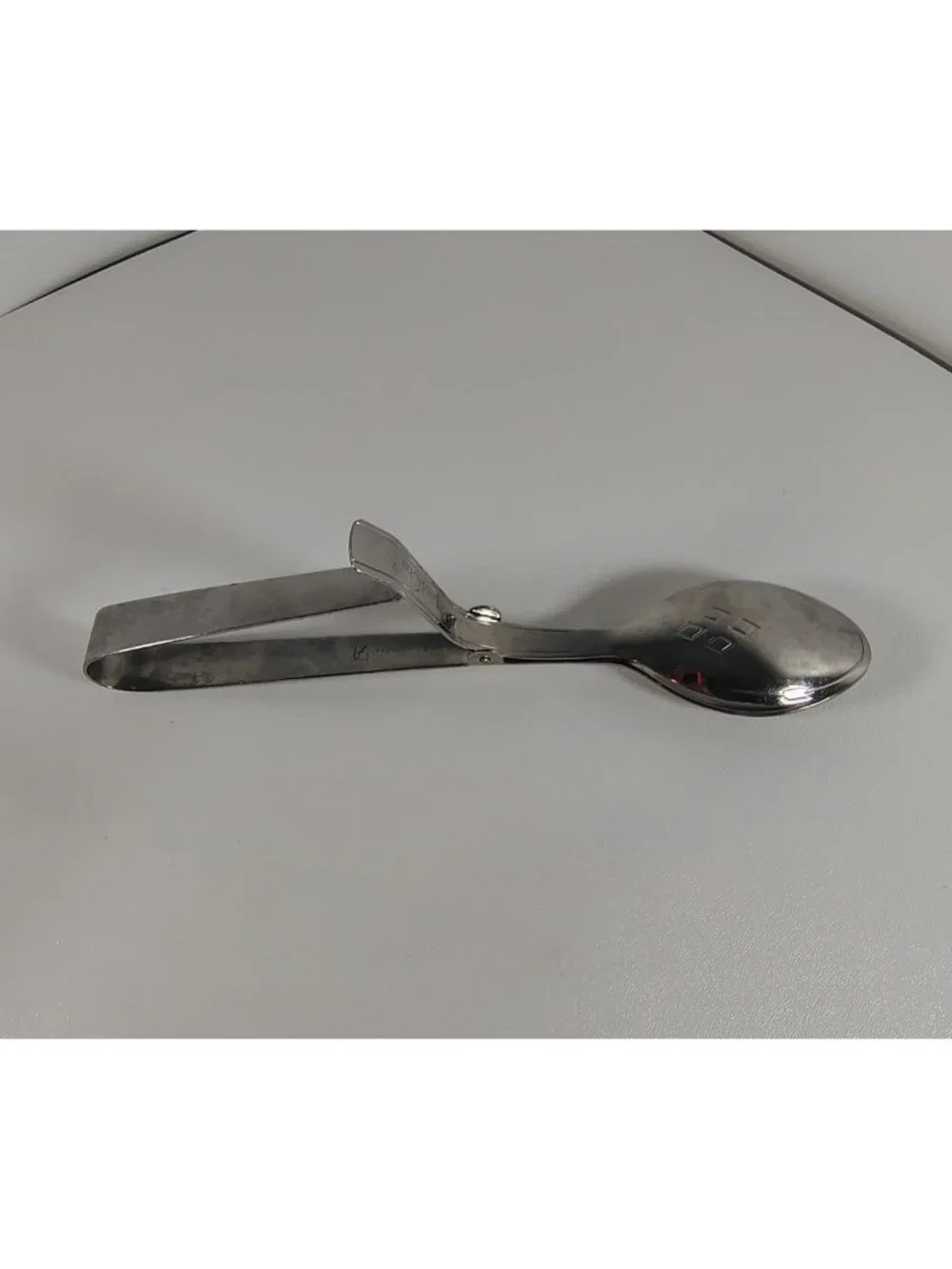 Retired Pampered Chef Double Spoon Serving Tongs (model #2565) 9.5